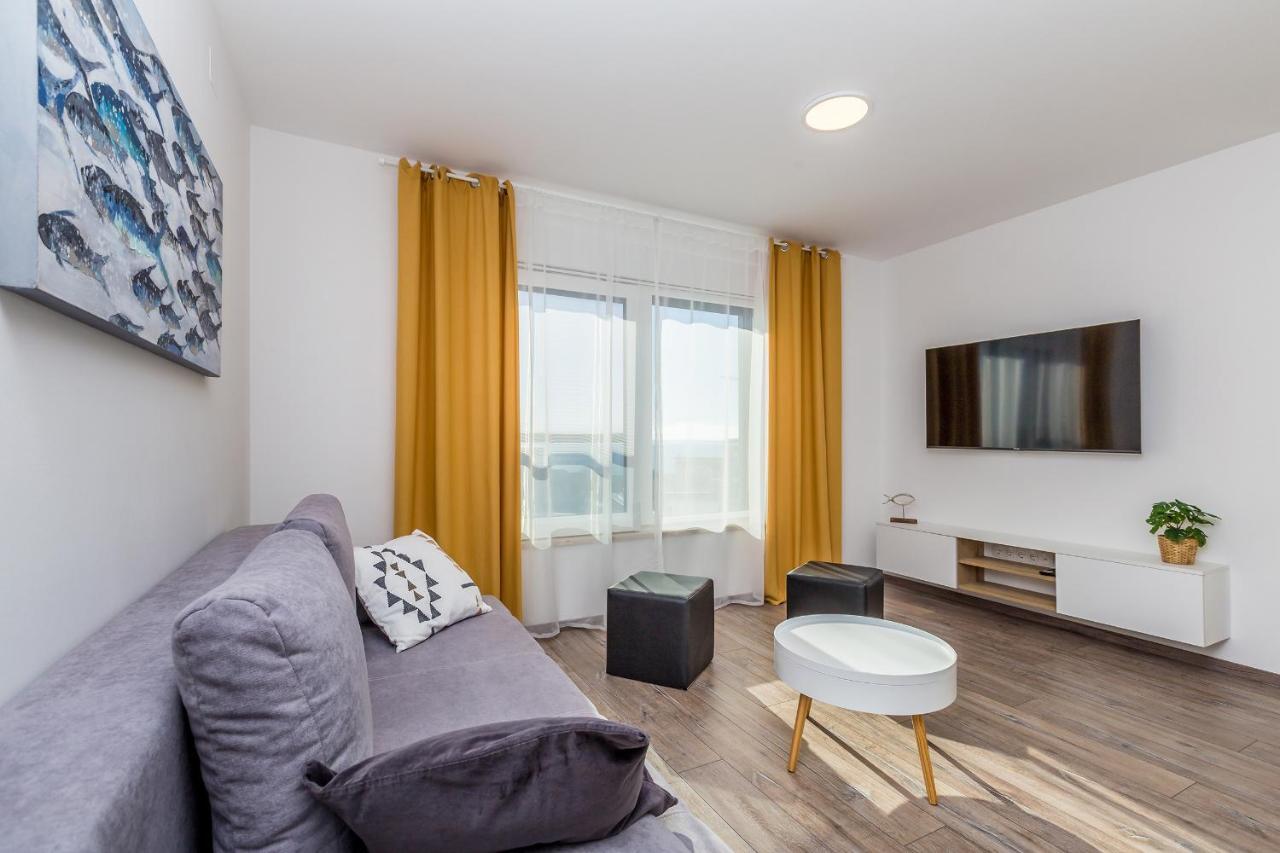 Apartments Luca Đảo Krk Ngoại thất bức ảnh