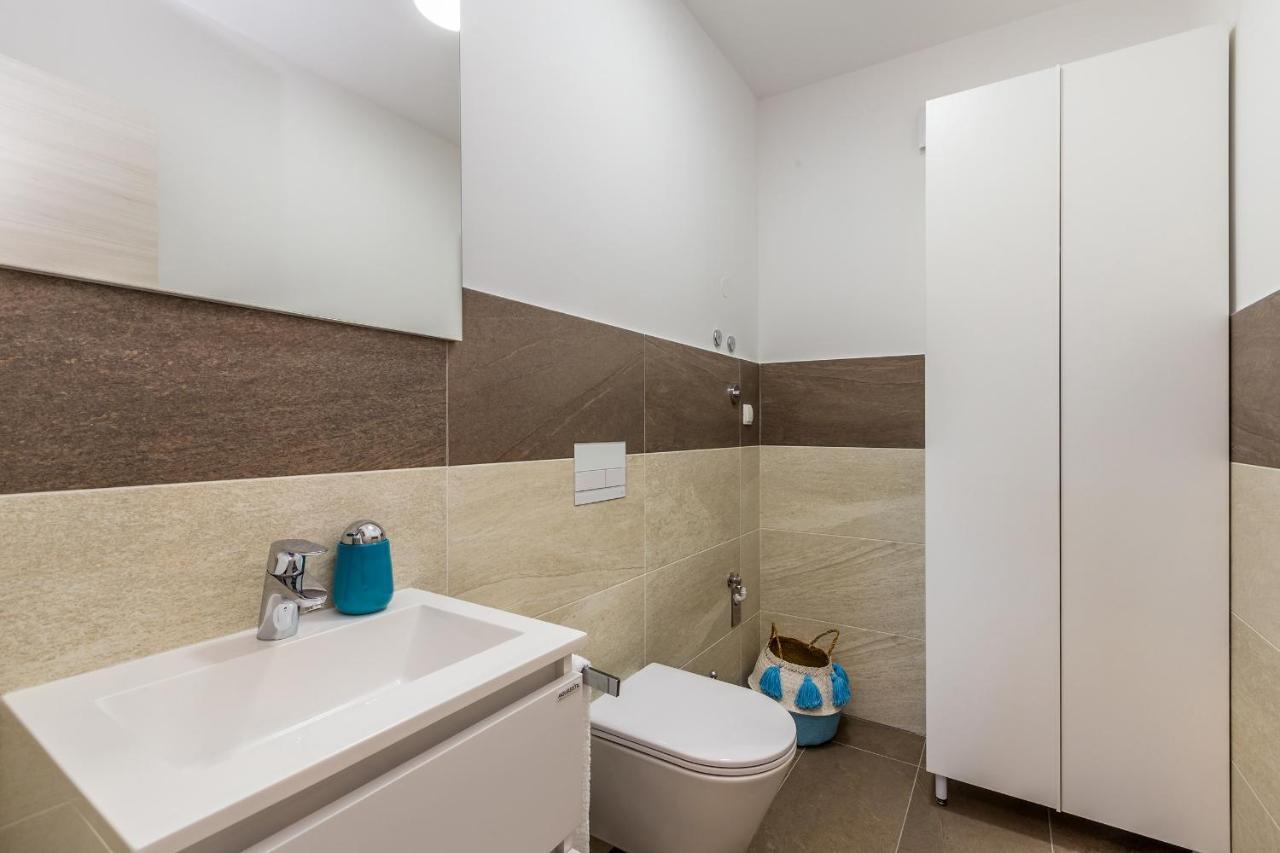 Apartments Luca Đảo Krk Ngoại thất bức ảnh