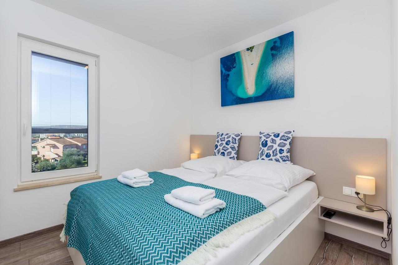 Apartments Luca Đảo Krk Ngoại thất bức ảnh