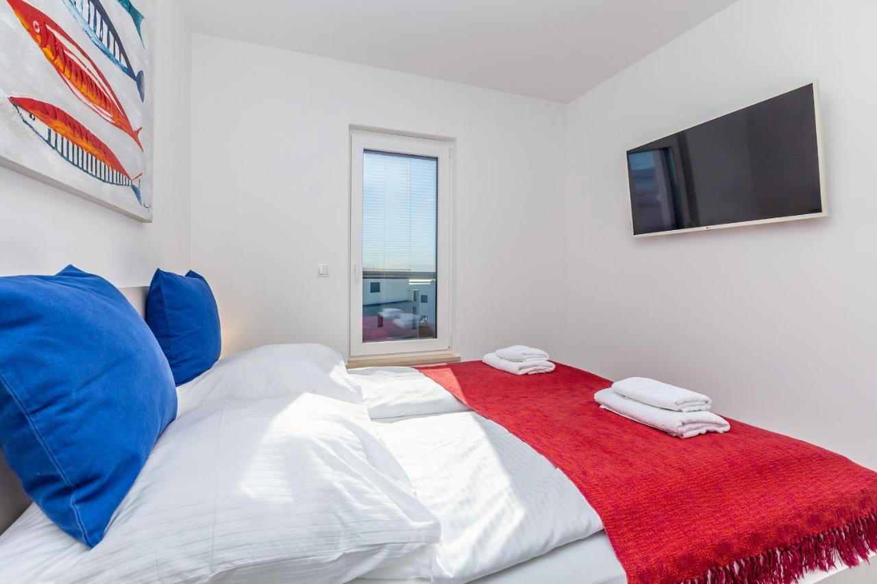 Apartments Luca Đảo Krk Ngoại thất bức ảnh