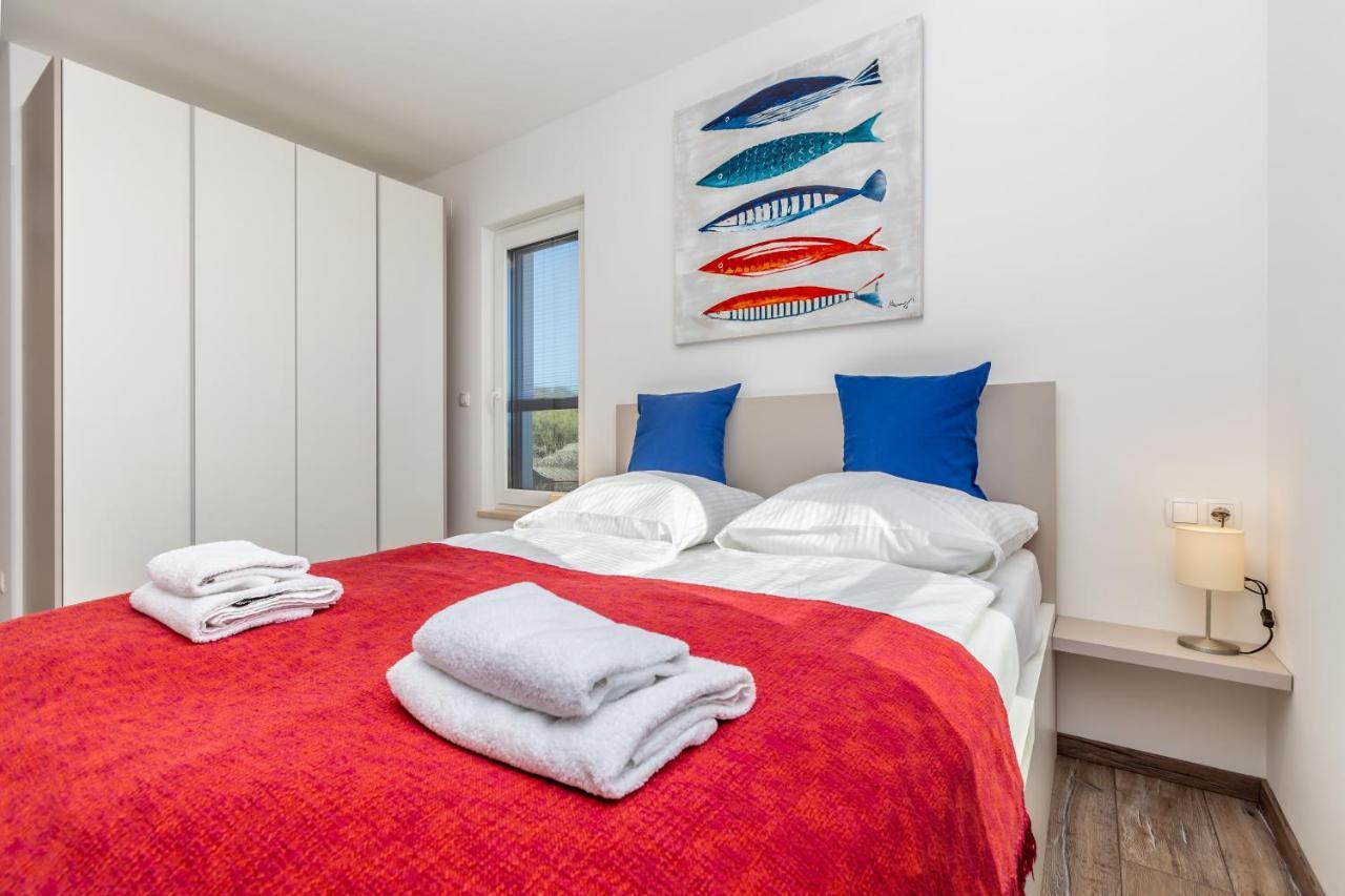 Apartments Luca Đảo Krk Ngoại thất bức ảnh